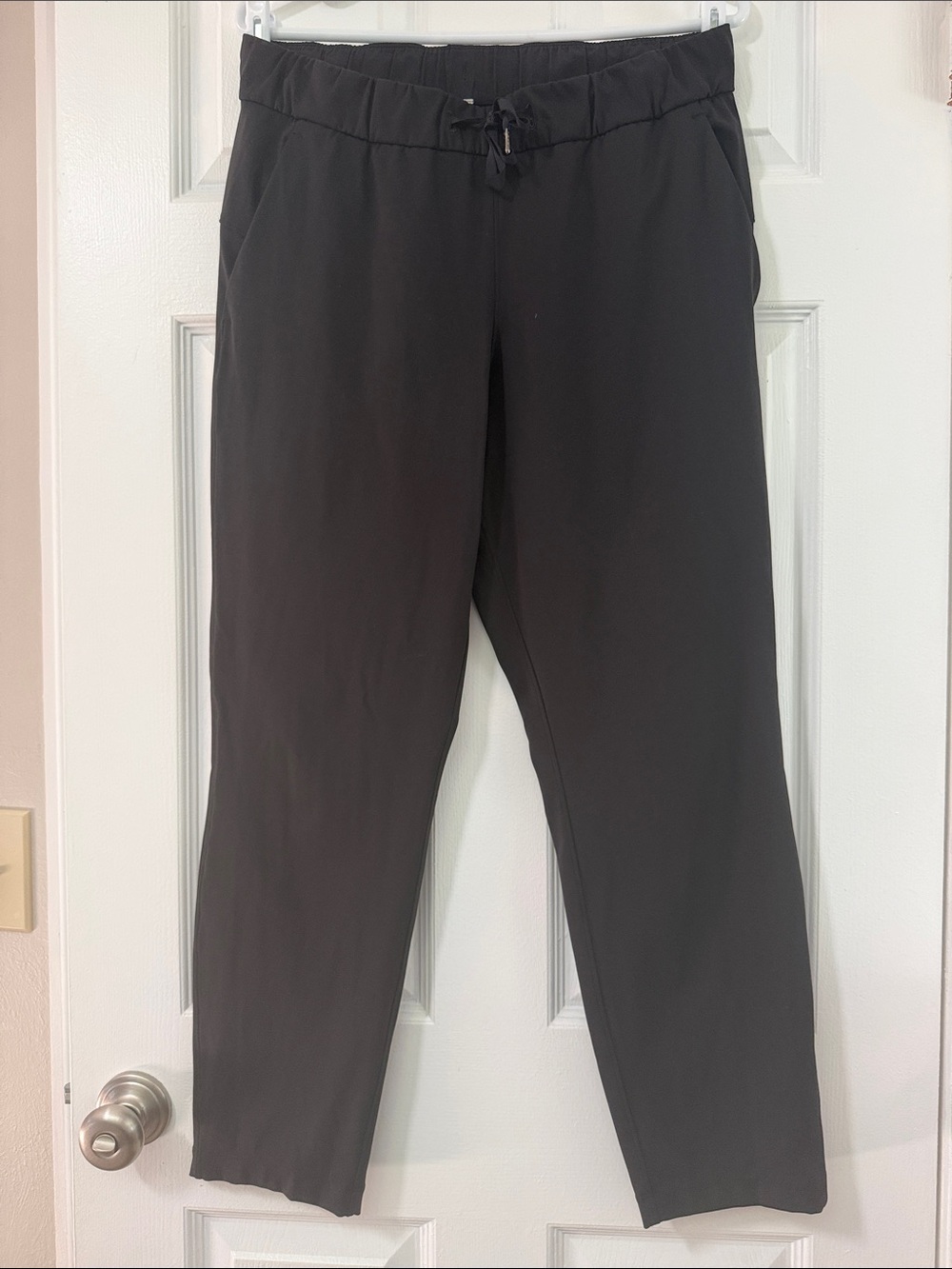 Women’s Lululemon On the Fly 7/8 Pants Black Drawstring Casual Pants size 8